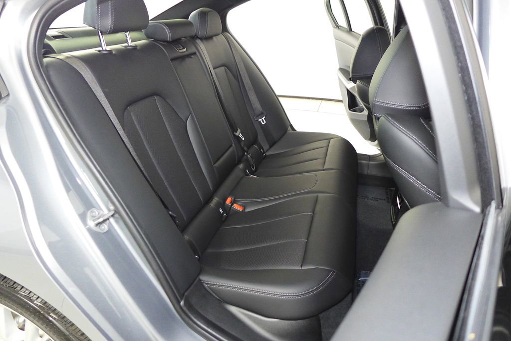 Certified 2023 BMW 330i Sedan w/ Driving Assistance Package image 20