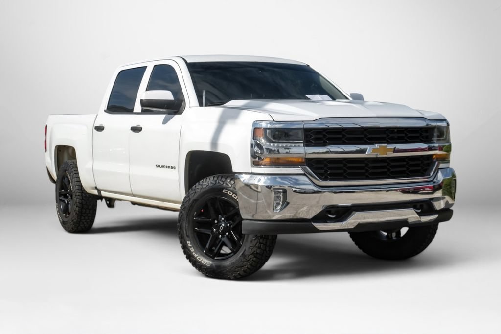 Used 2018 Chevrolet Silverado 1500 W/T w/ Trailering Package AWD/4WD image 4