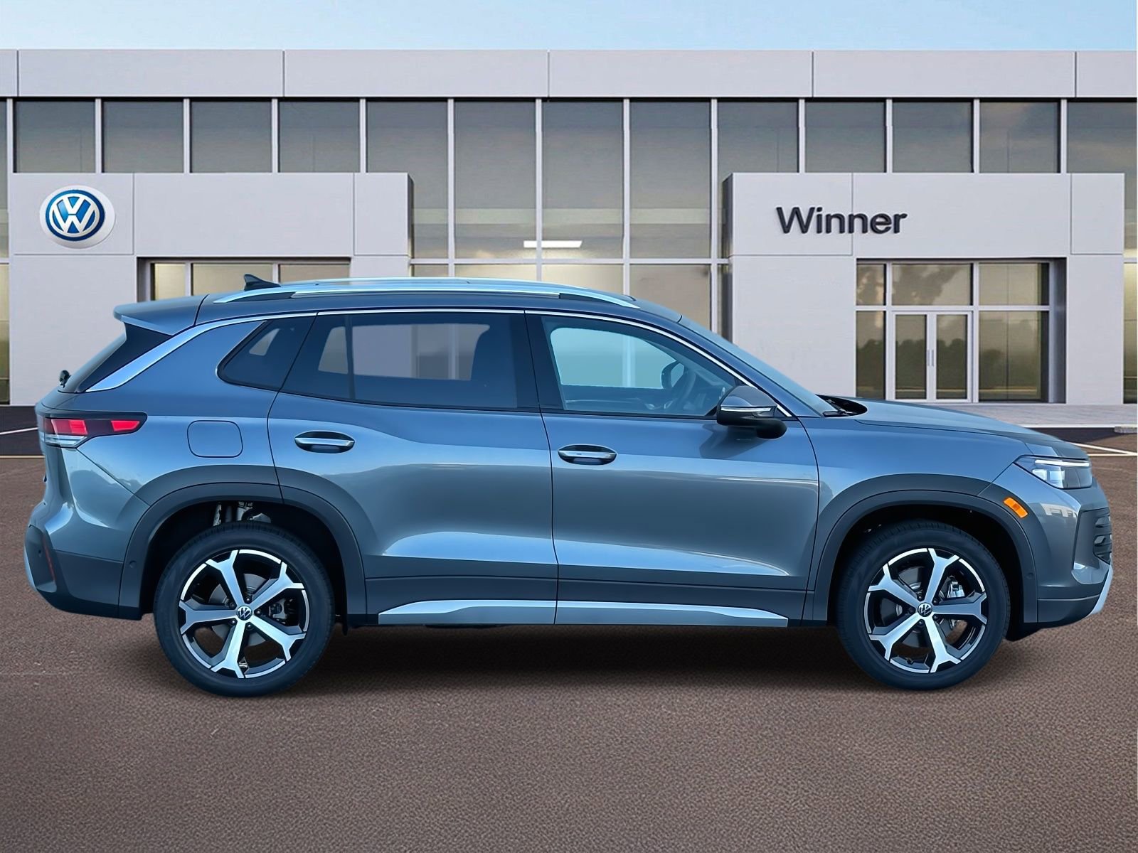 New 2025 Volkswagen Tiguan SE image 6