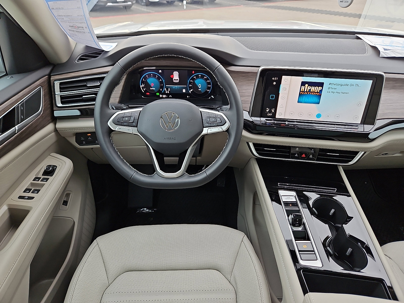 New 2026 Volkswagen Atlas SEL AWD/4WD image 8