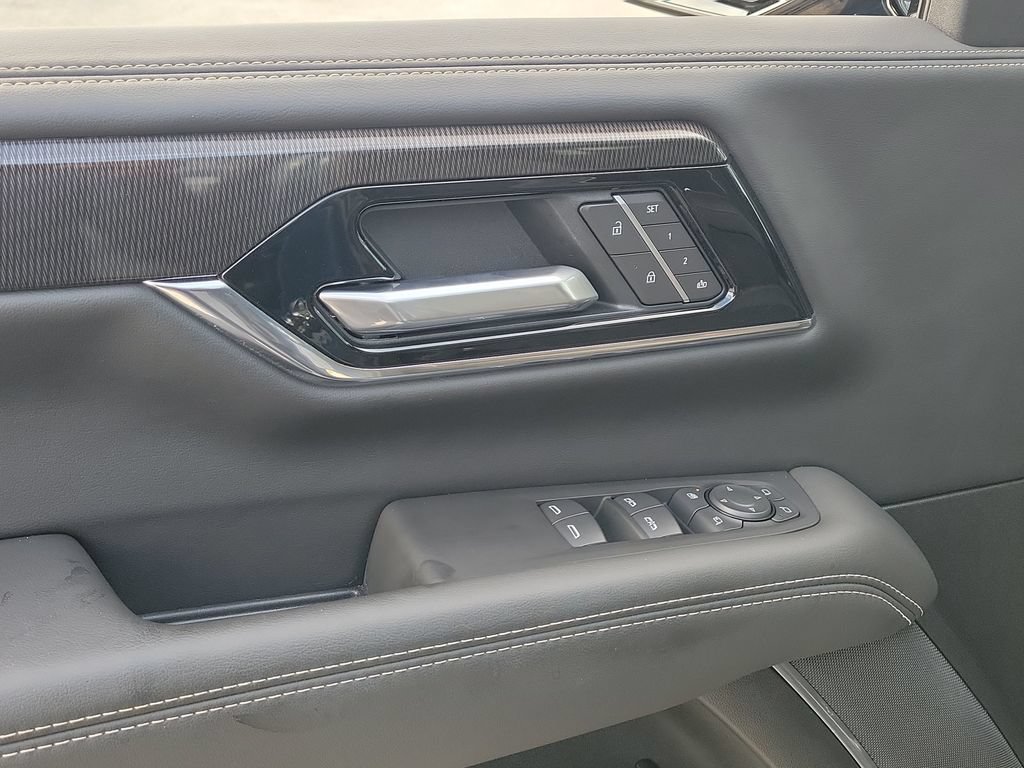 Used 2026 GMC Yukon Elevation w/ Elevation Premium Package RWD image 21