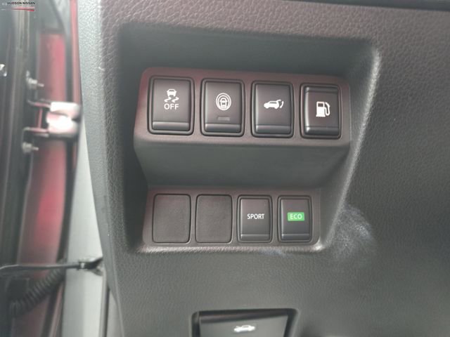 Used 2020 Nissan Rogue SV image 41