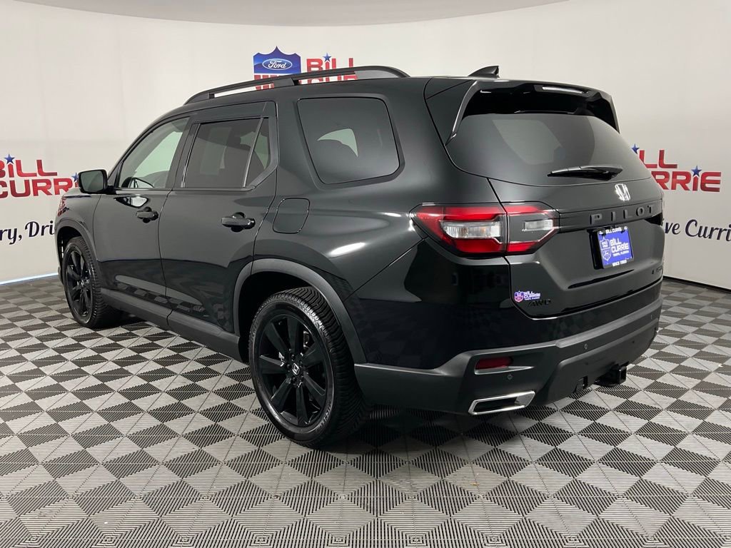 Used 2025 Honda Pilot Black Edition image 5