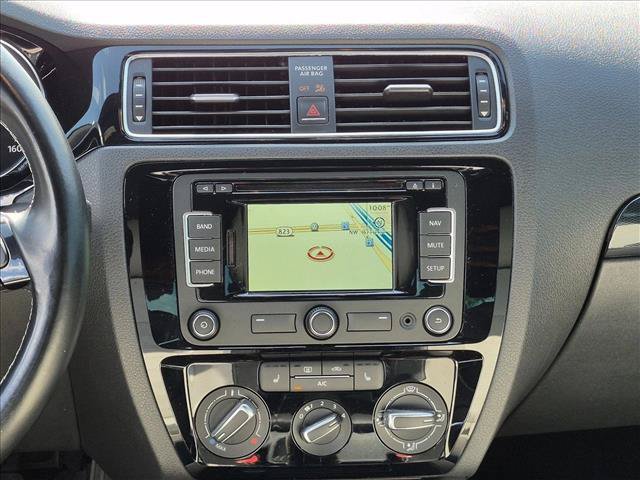 Used 2015 Volkswagen Jetta Sport FWD image 14