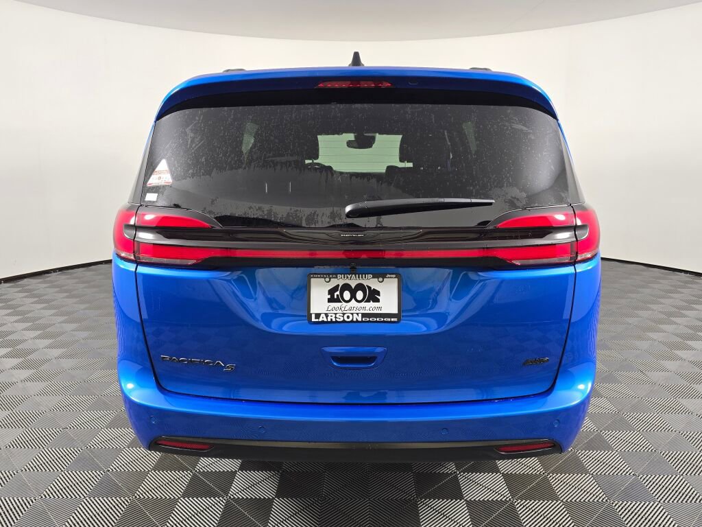 New 2026 Chrysler Pacifica Select AWD/4WD image 5