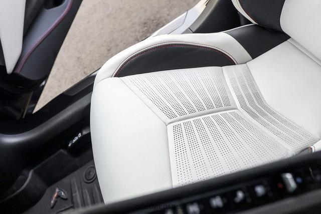 Used 2023 Chevrolet Corvette Z06 RWD image 48