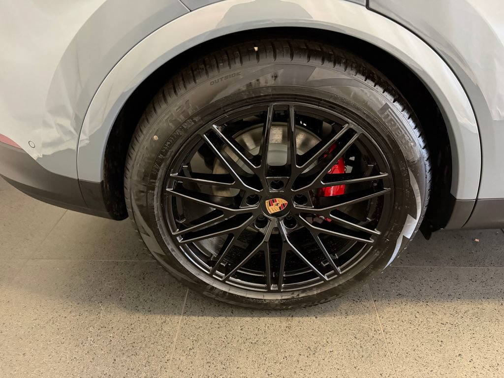New 2026 Porsche Cayenne S AWD/4WD image 12