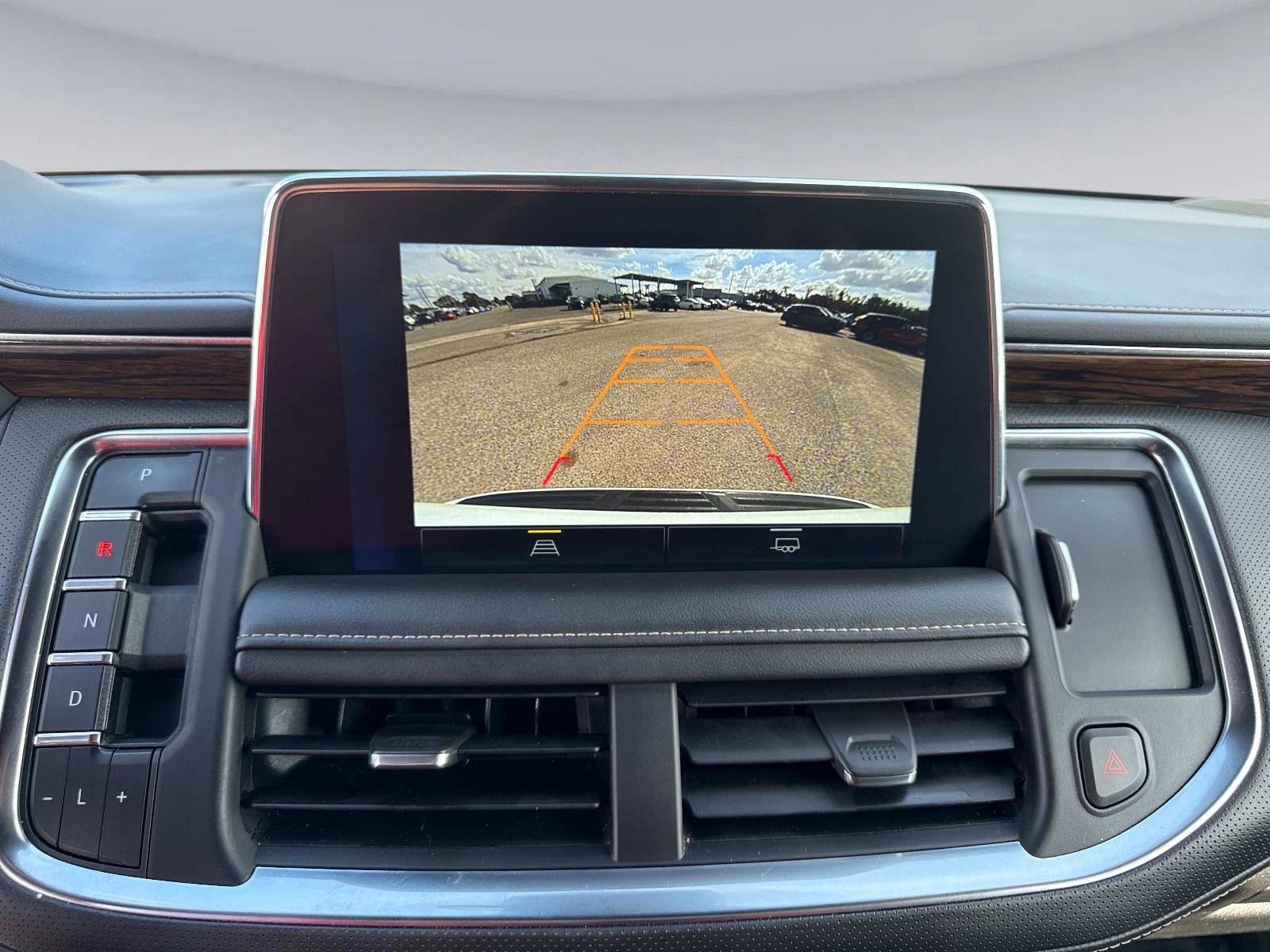 Used 2023 Chevrolet Suburban Premier image 29