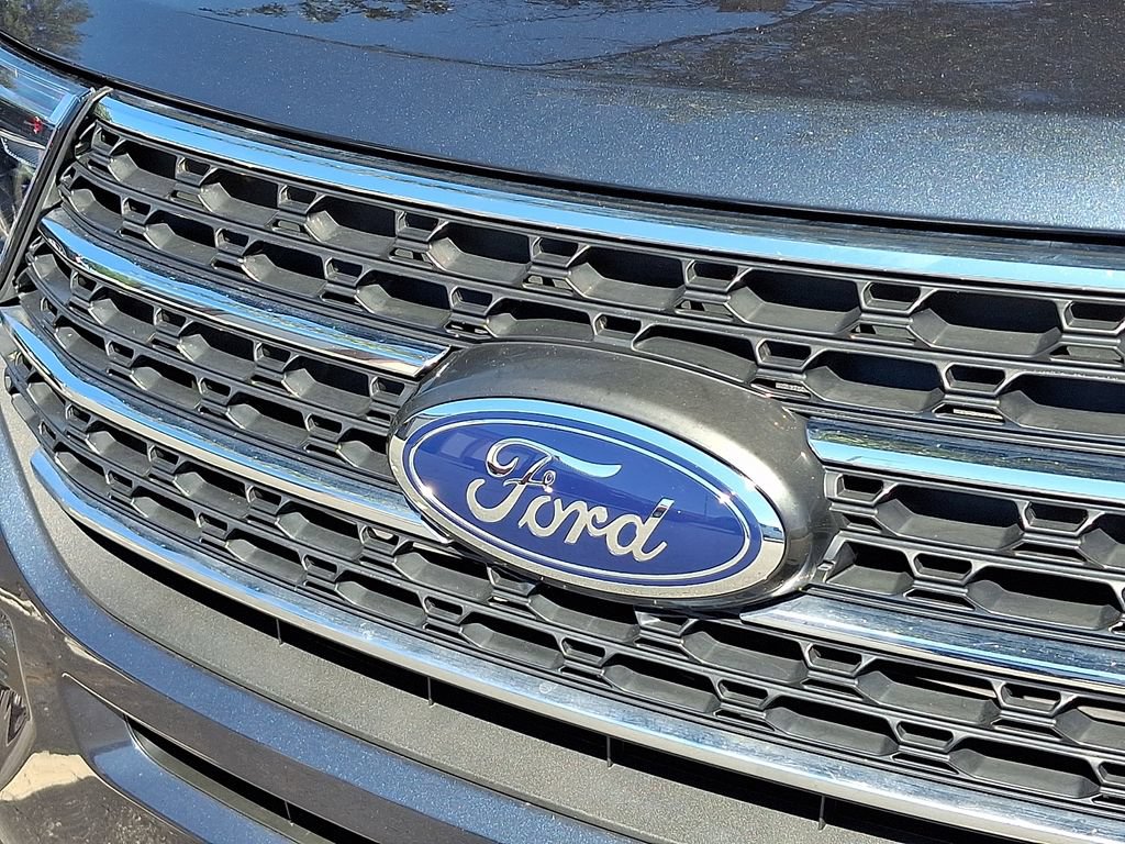Used 2024 Ford Explorer XLT AWD/4WD image 6