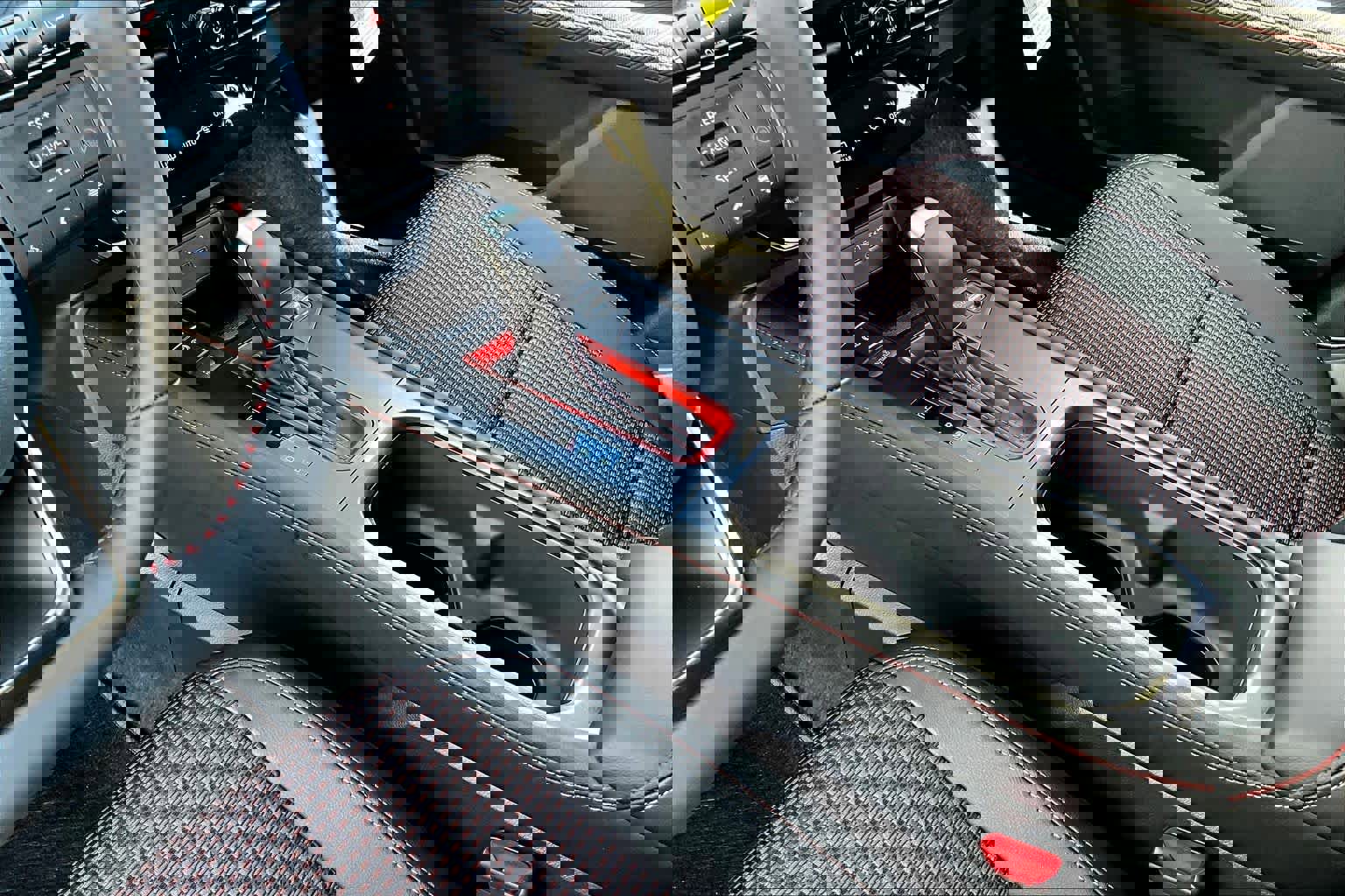 New 2026 Nissan Kicks SR image 7