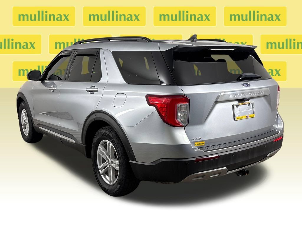 Certified 2024 Ford Explorer XLT w/ Equipment Group 202A RWD image 9