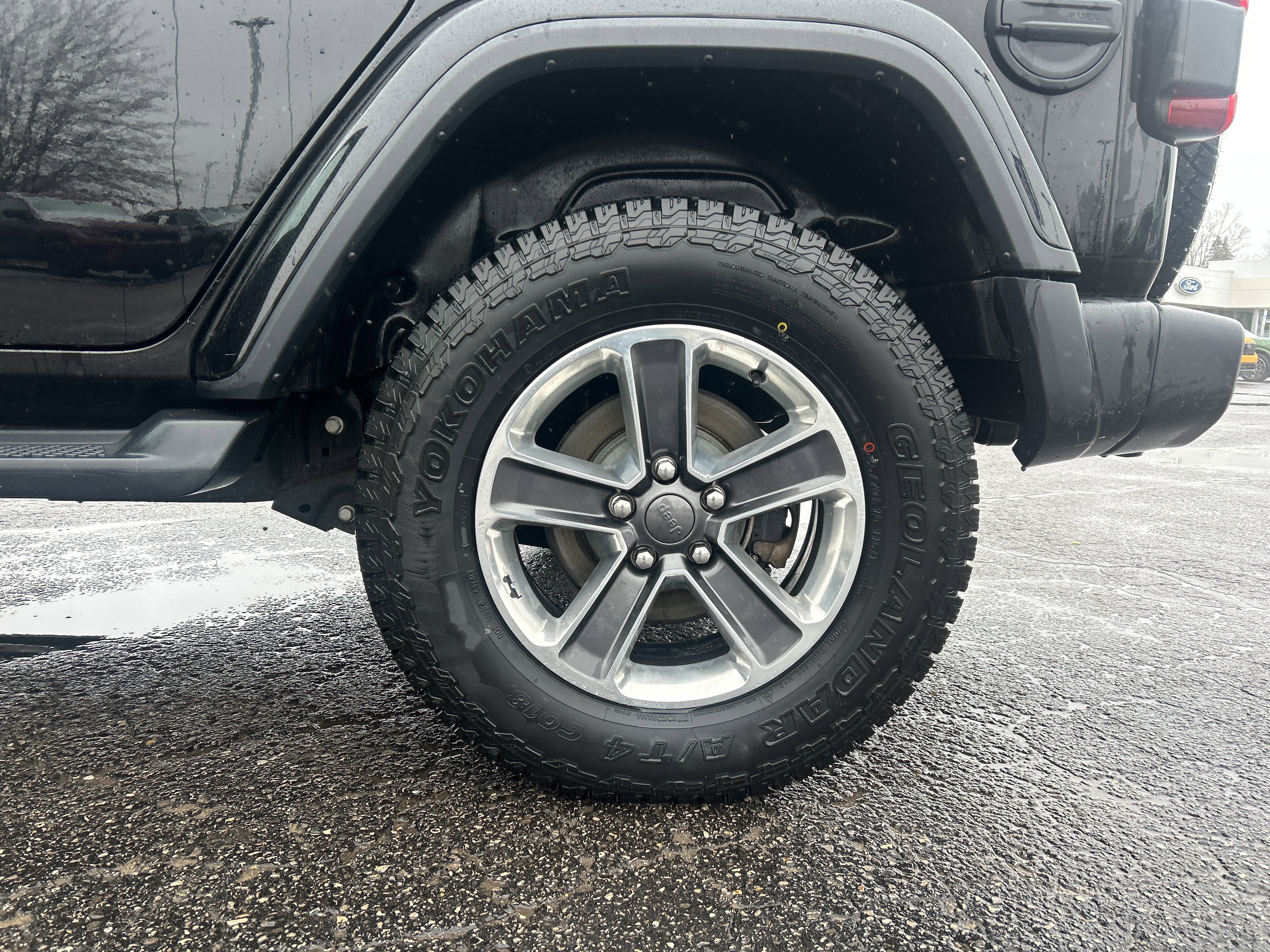 Used 2018 Jeep Wrangler Unlimited Sahara image 25