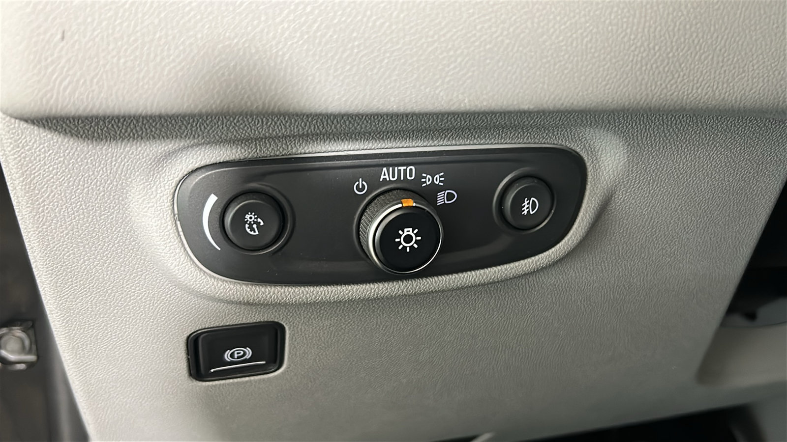 Used 2020 GMC Terrain SLT w/ Preferred Package AWD/4WD image 24