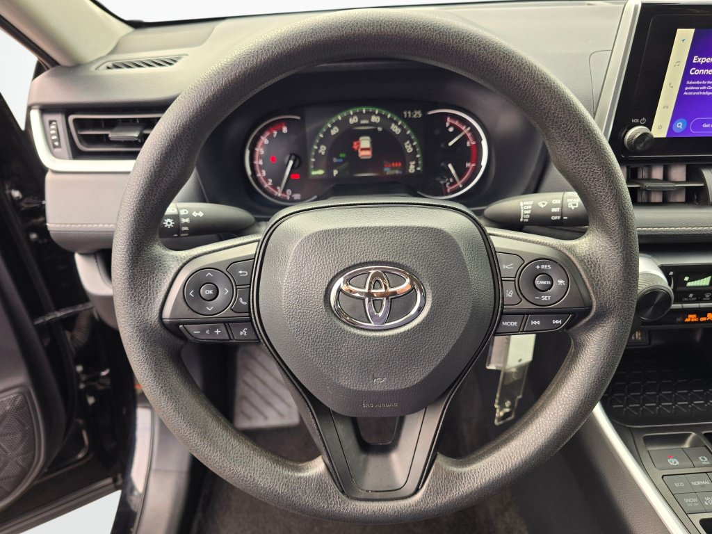 Used 2025 Toyota RAV4 LE AWD/4WD image 14