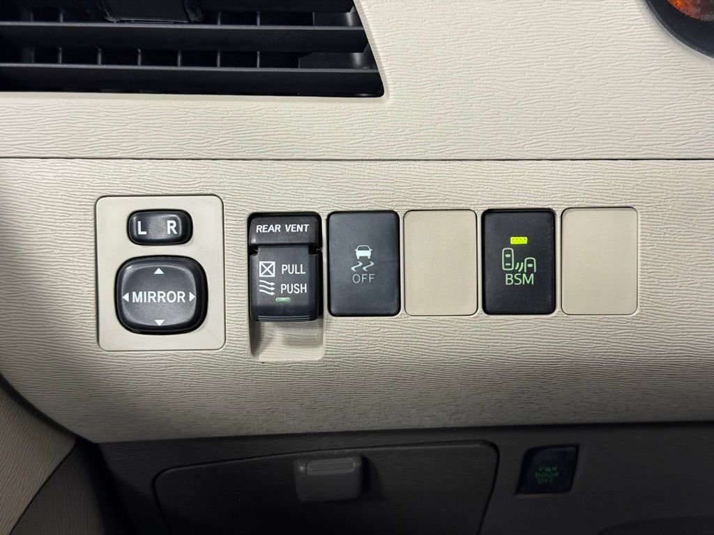 Used 2014 Toyota Sienna XLE image 14