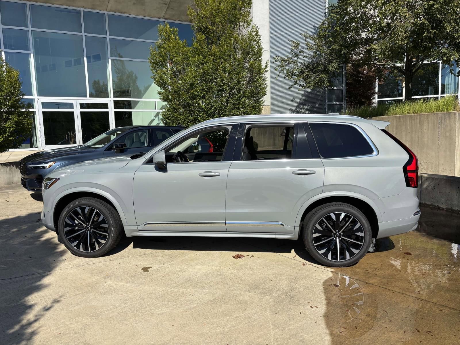 Used 2026 Volvo XC90 B6 Plus w/ Protection Package Premier AWD/4WD image 4
