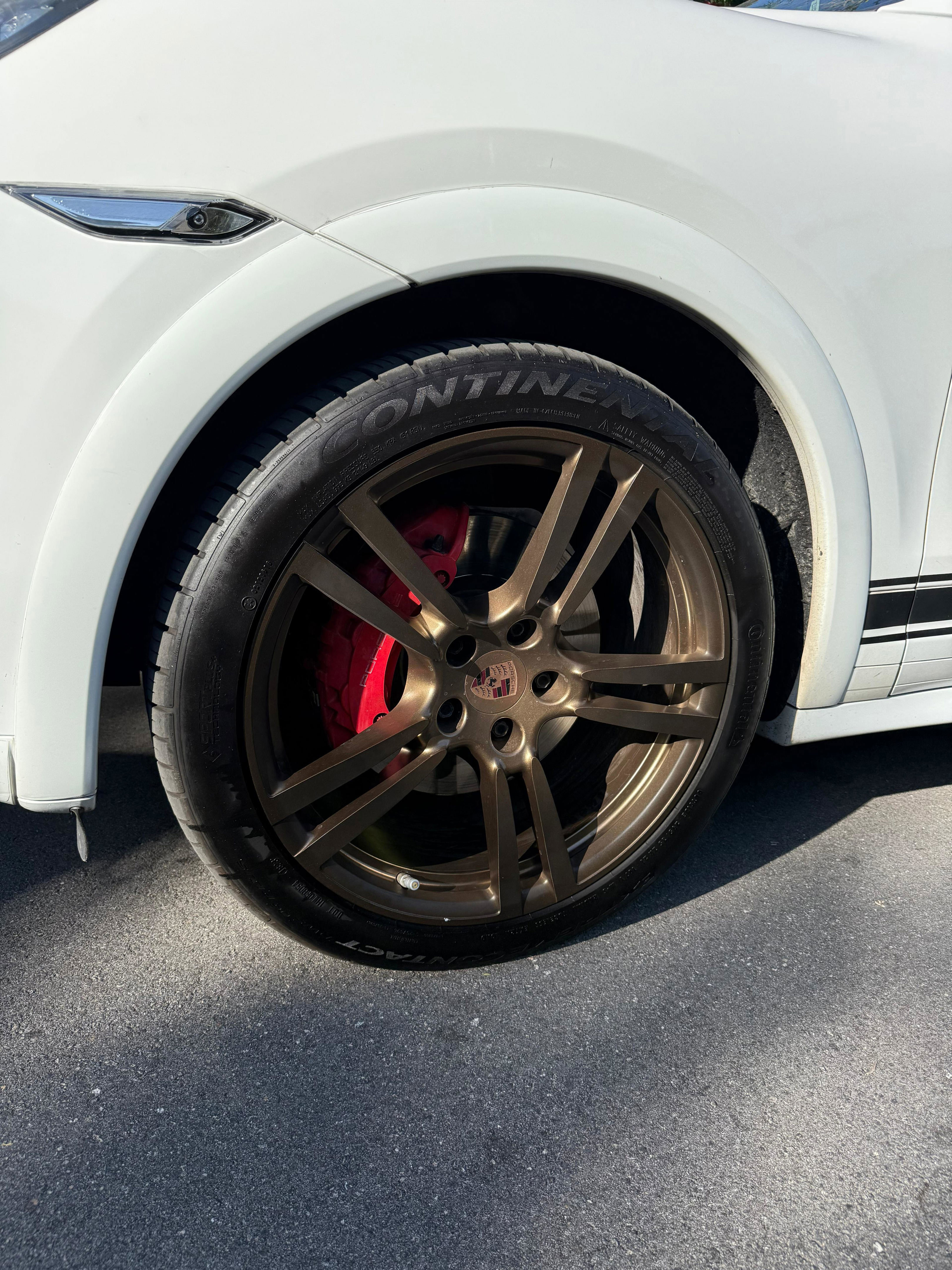 Used 2014 Porsche Cayenne GTS image 5