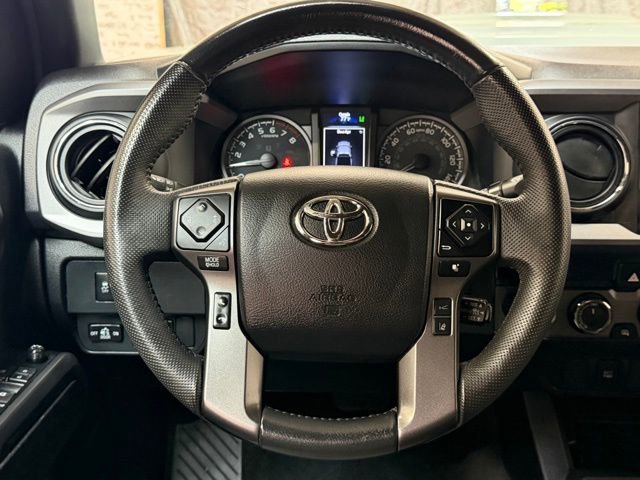 Used 2023 Toyota Tacoma TRD Sport AWD/4WD image 15