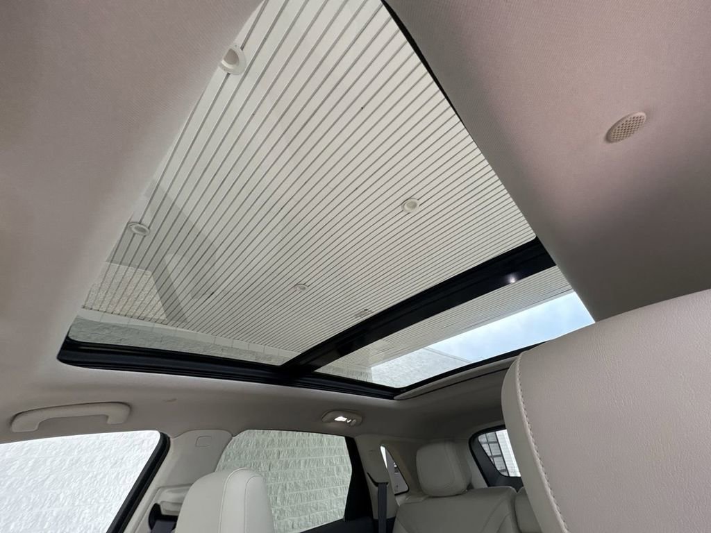 Certified 2022 Cadillac XT5 Premium Luxury image 19