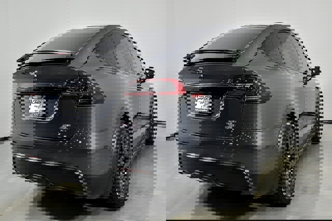 Used 2022 Tesla Model X Plaid image 11