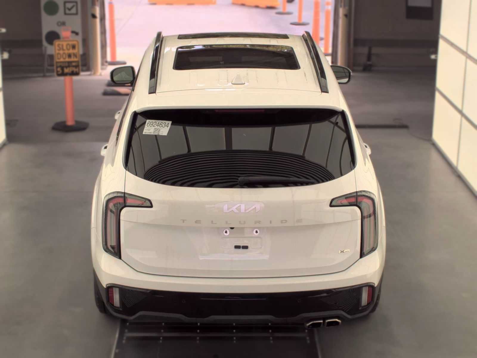 Used 2024 Kia Telluride SX Prestige X-Pro AWD/4WD image 9