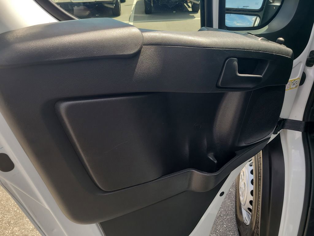 Used 2025 RAM ProMaster 2500 w/ Convenience Group image 14