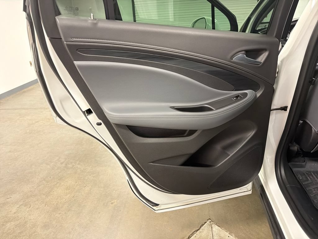 Used 2020 Buick Envision Essence w/ Experience Buick Package FWD image 28