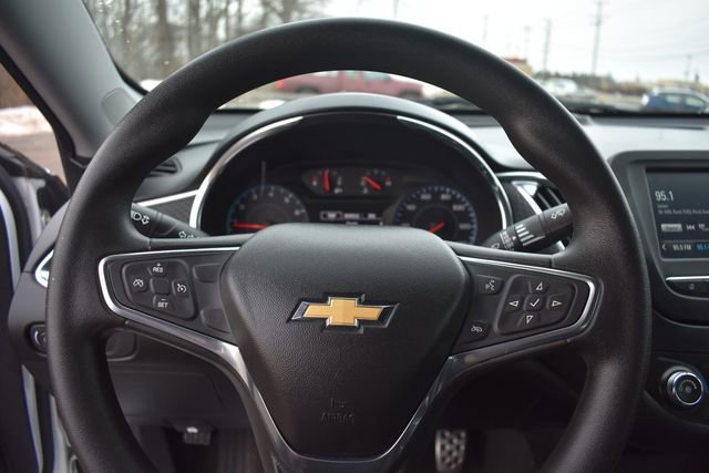 Certified 2017 Chevrolet Malibu LT w/ LPO, Convenience Package 2 image 26