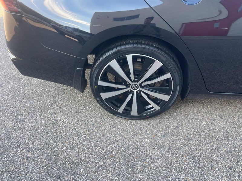 Used 2019 Nissan Altima 2.5 SR FWD image 8