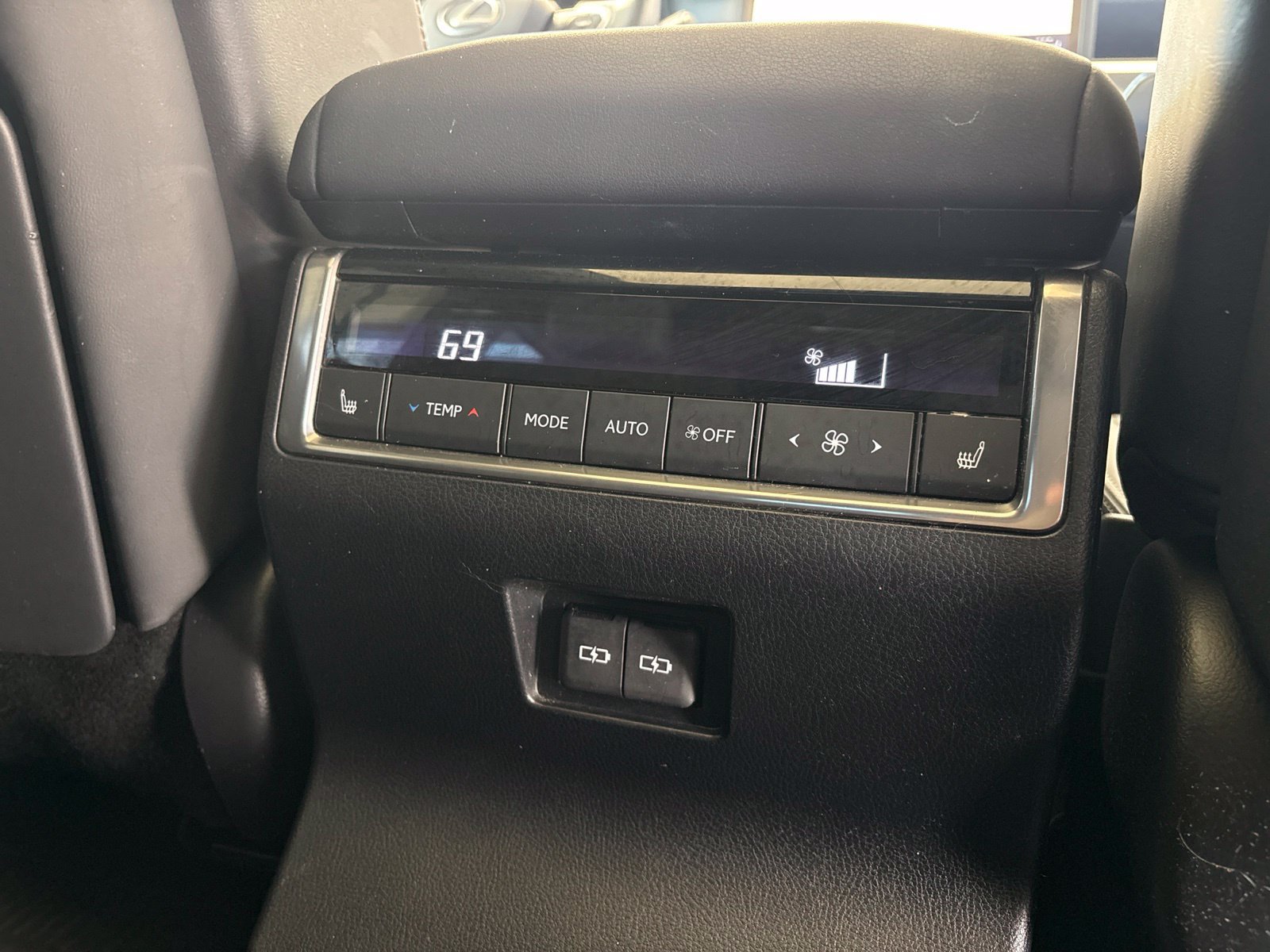 Used 2024 Lexus GX 550 w/ Accessory Package (2T) AWD/4WD image 25