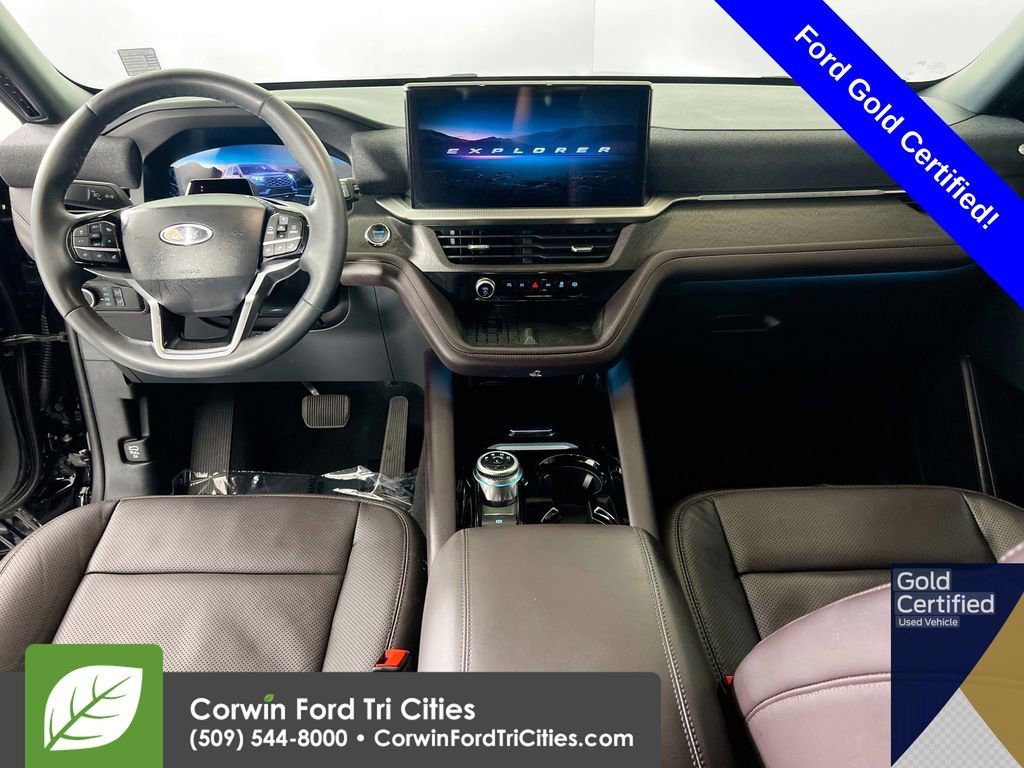 Used 2025 Ford Explorer Platinum w/ Ultimate Package AWD/4WD image 7