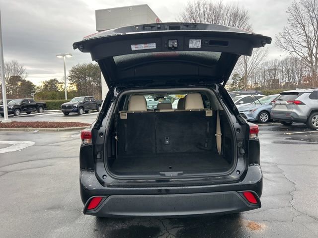Used 2024 Toyota Highlander XLE image 7