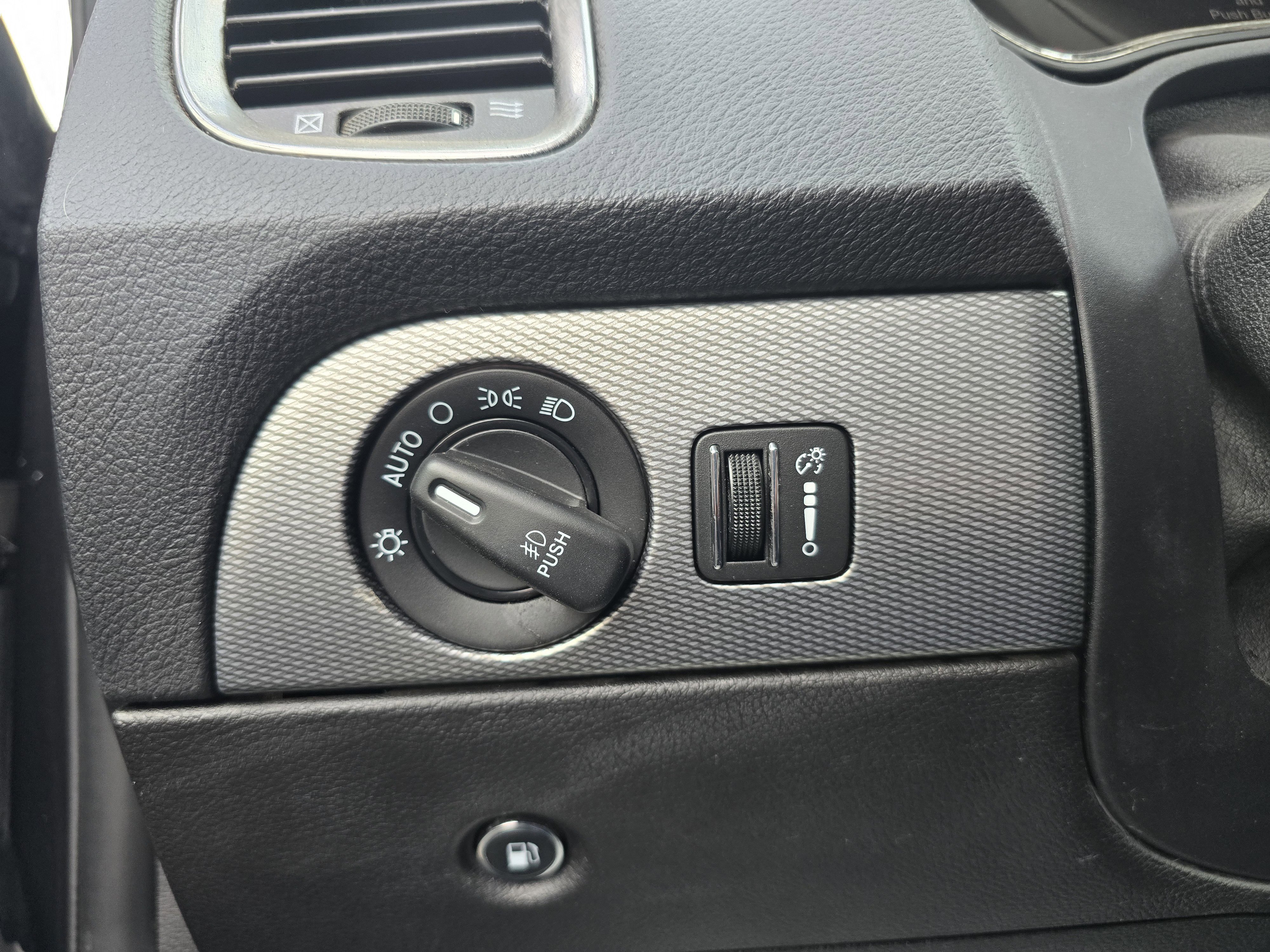 Used 2018 Dodge Durango GT image 15