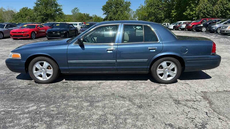 Used 2011 Ford Crown Victoria LX w/ Comfort Appearance Pkg RWD image 5