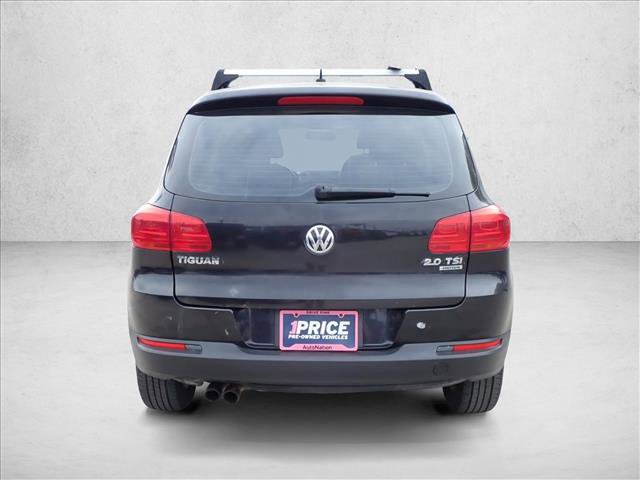 Used 2013 Volkswagen Tiguan S image 3