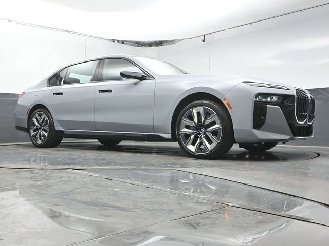 Used 2025 BMW 740i image 41