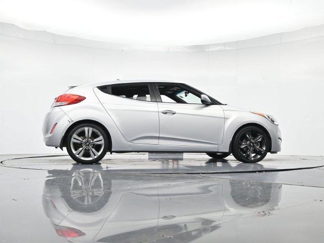 Used 2017 Hyundai Veloster Value Edition FWD image 36