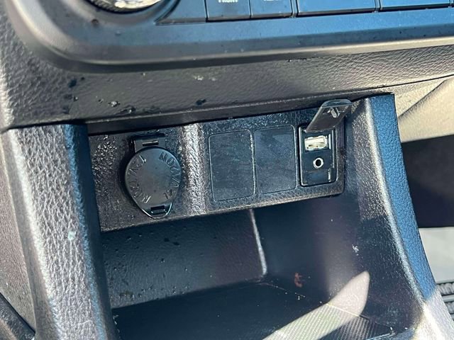 Used 2015 Toyota Corolla LE image 32