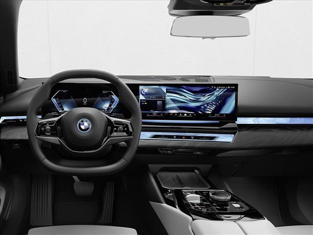 New 2026 BMW 550e xDrive image 2