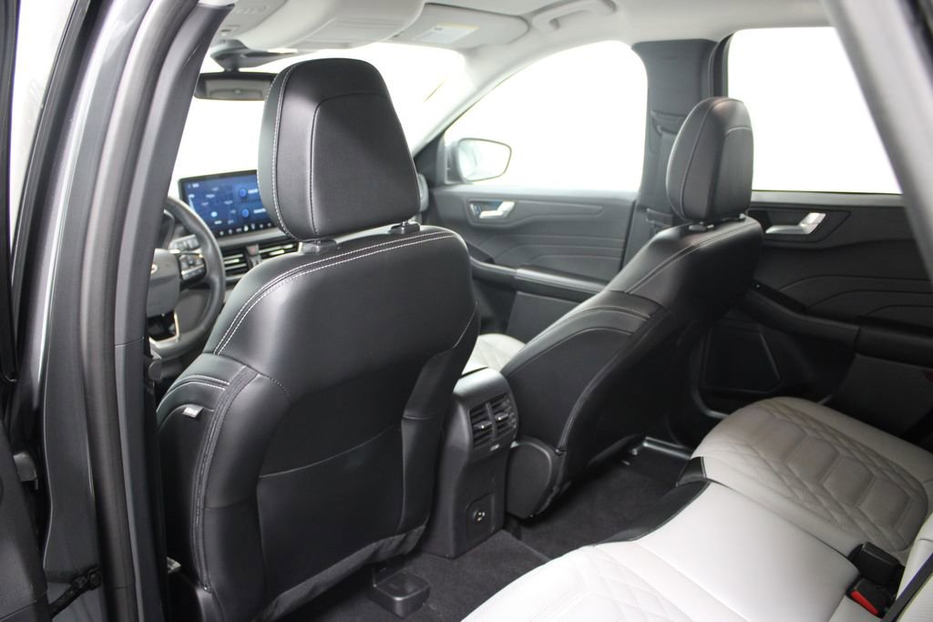 Used 2023 Ford Escape SE w/ PHEV Premium Package image 25