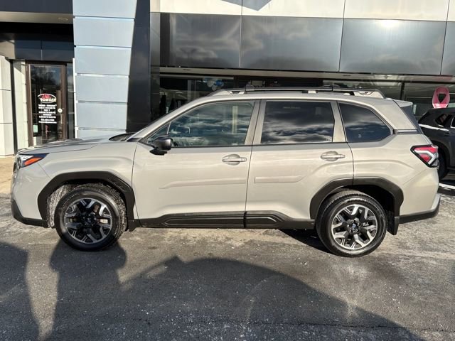 Used 2025 Subaru Forester Premium image 2