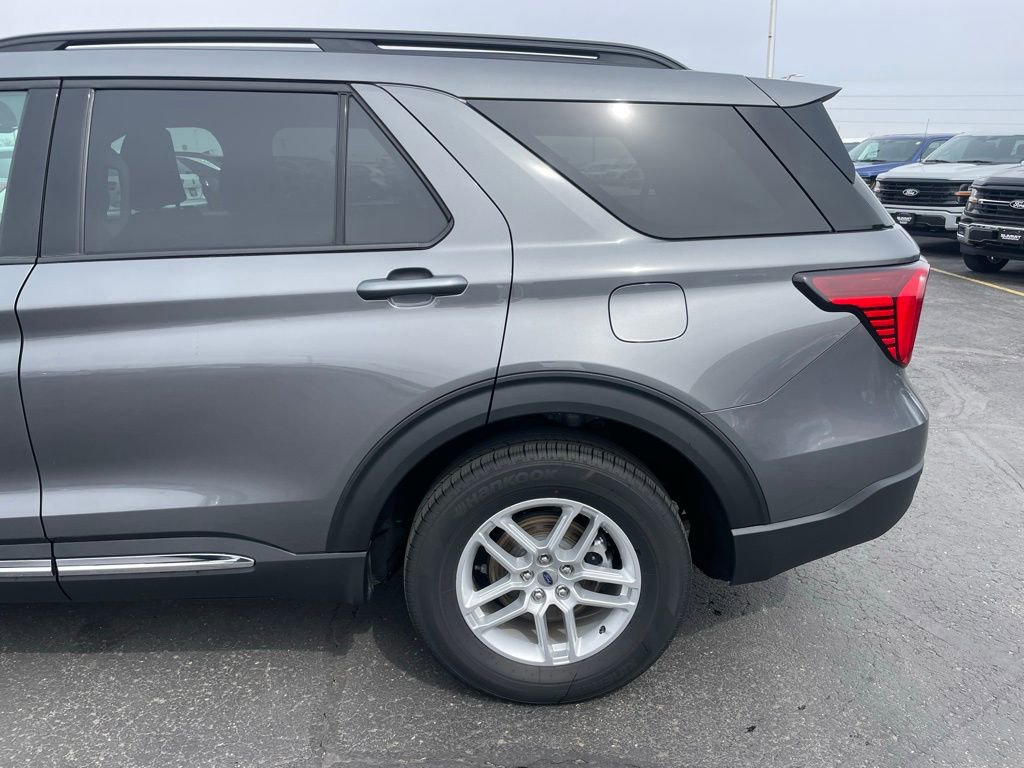 Used 2025 Ford Explorer Active image 39