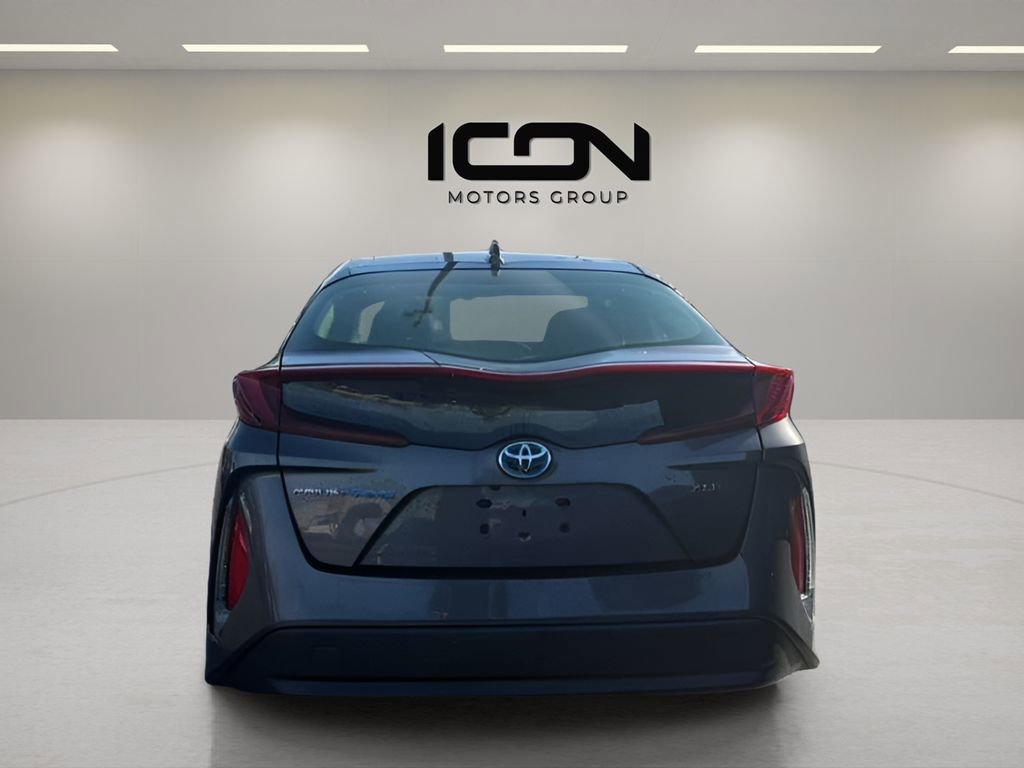 Used 2021 Toyota Prius Prime XLE FWD image 4