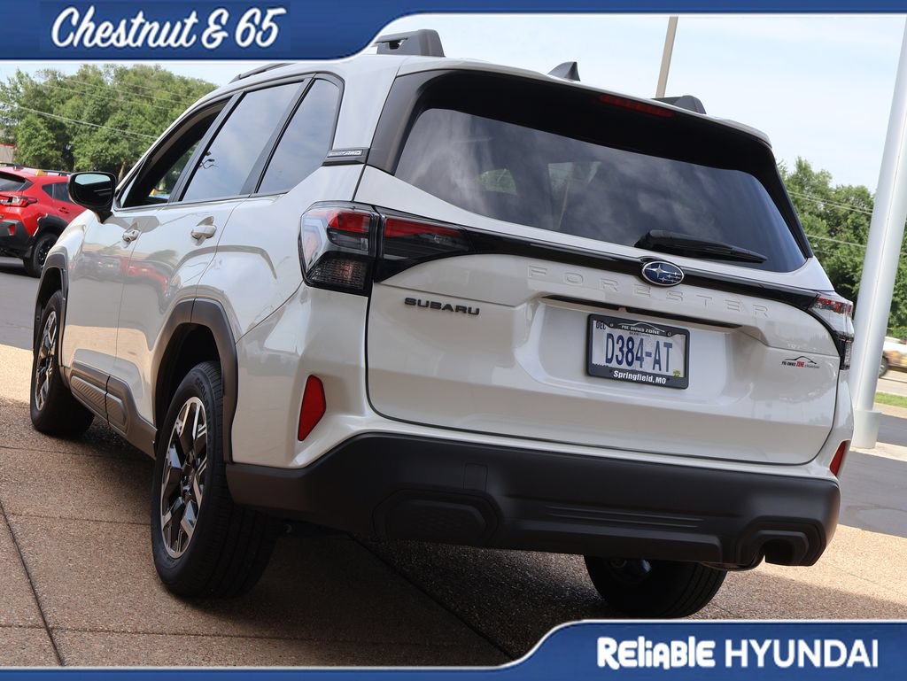 Used 2025 Subaru Forester Premium AWD/4WD image 4