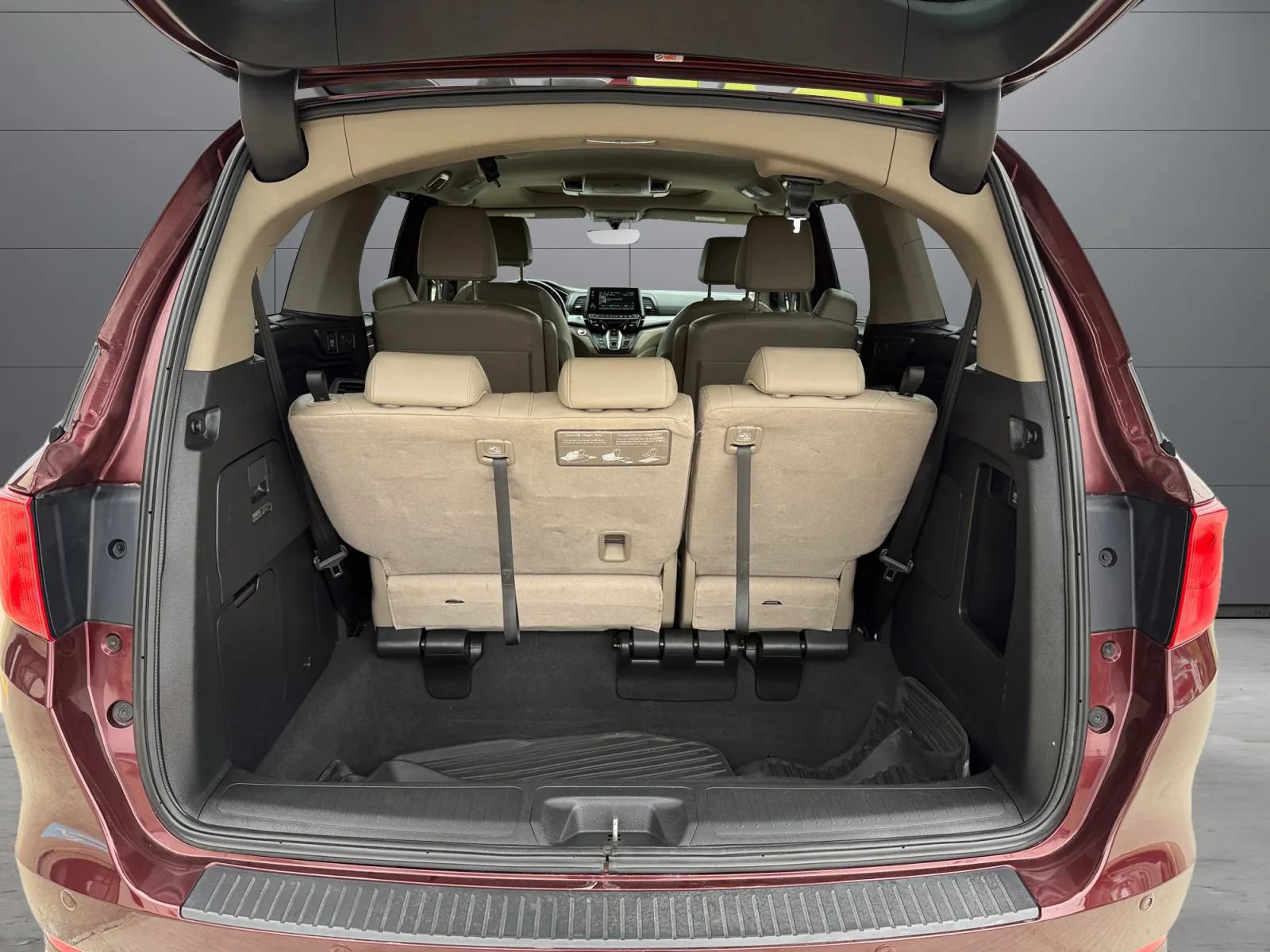 Used 2018 Honda Odyssey Touring image 10