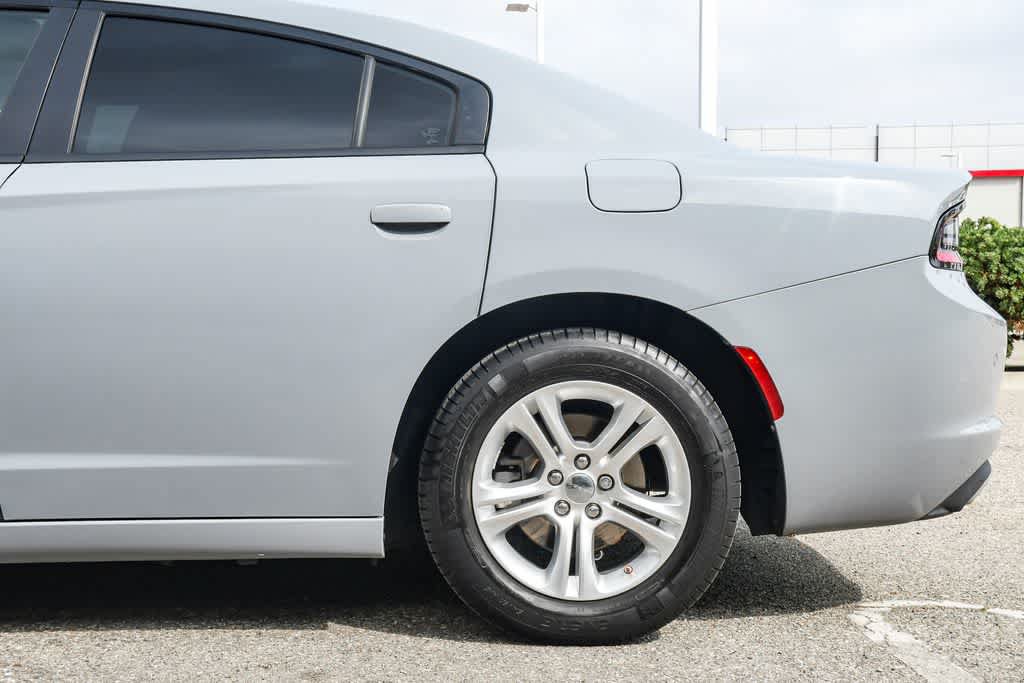 Used 2022 Dodge Charger SXT w/ Cold Weather Package RWD image 12