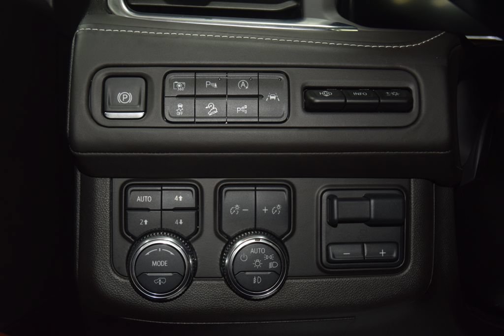 Used 2024 GMC Yukon XL Denali Ultimate AWD/4WD image 38