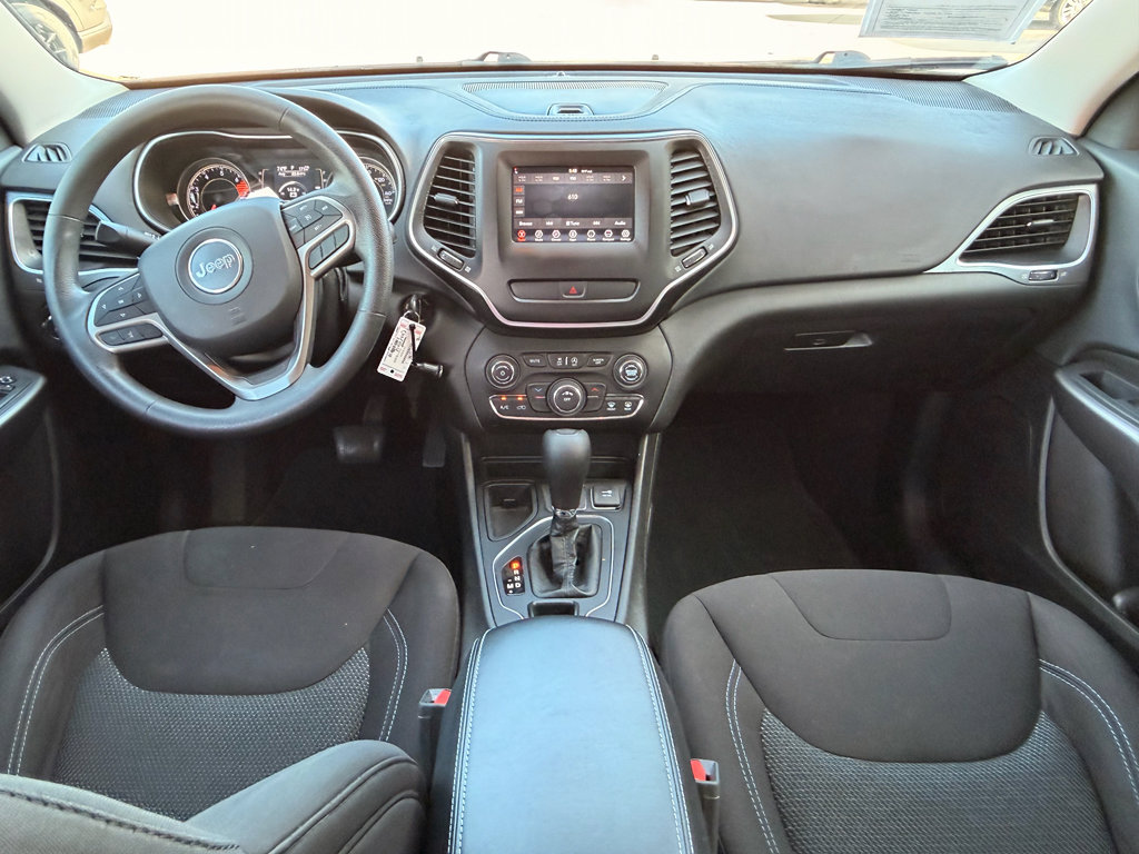 Used 2019 Jeep Cherokee Latitude w/ Popular Appearance Group video 2