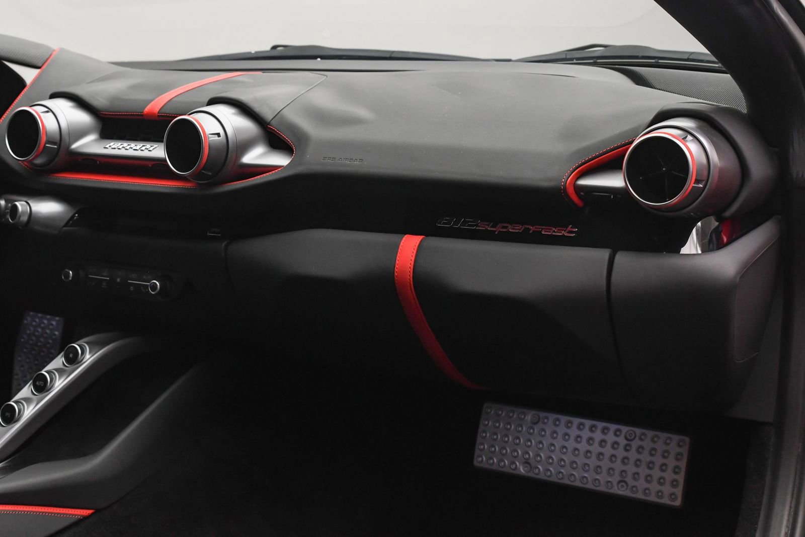 Used 2018 Ferrari 812 Superfast RWD image 40