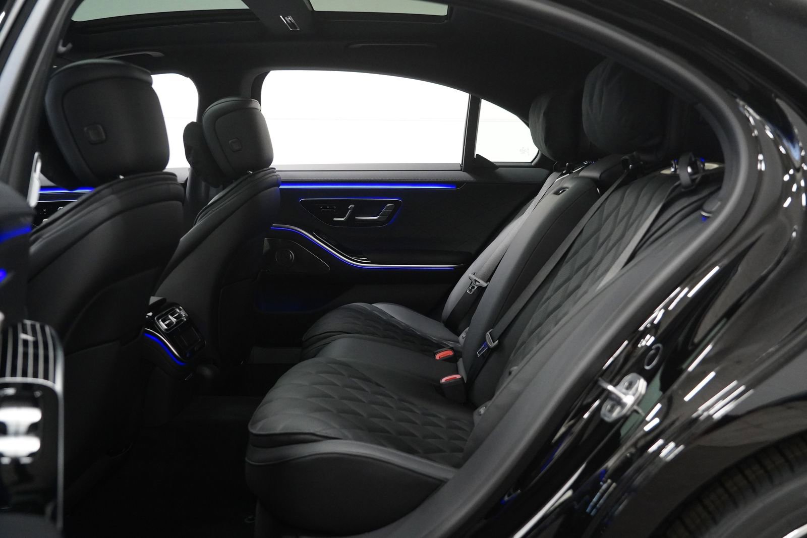 New 2026 Mercedes-Benz S 580 4MATIC Sedan image 17